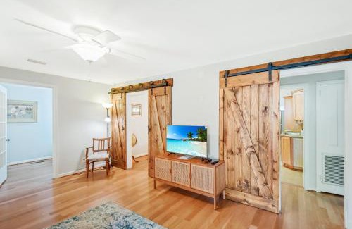 Saint Simons Heights House | Sago Palm Cottage
