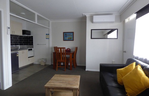 North Dunedin Hotel | Sahara Motels