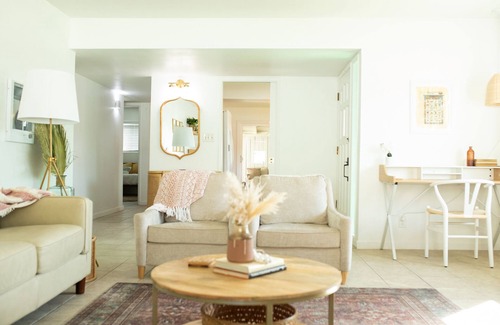 Greenacres Apartment | SAHARA OASIS - Egyptian Inspired Home in SW Area in Bakersfield, CA
