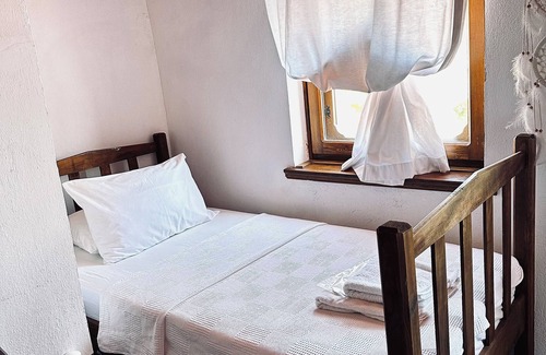 Ayvalik City Center House | Sahmeran Pansiyon