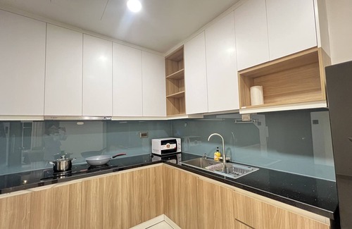 Bach Dang Riverside Apartment | Saigon Elegant 2BR-2BA Bitexco View Free Gym Pooln