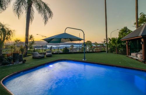 Airlie Beach House | 'Sail Away' Airlie Beach house with Marina Views