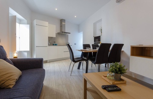 Old Town Apartment | SAIL Family Home by Cadiz4Rentals