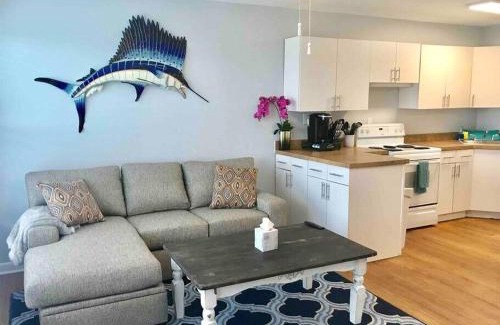 Stuart Apartment | Sailfish Suites - 11 - pet friendly