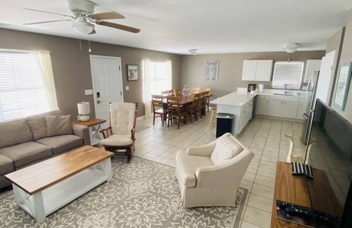 Fort Morgan House | 🏖Sailor’s Sky! Beautiful,4BR 3BA PET FRIENDLY, sleeps 11! Fall dates open!