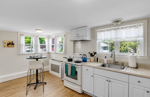 Marblehead House | Sailors Aweigh: Cozy Marblehead stay - 3BR w/Outdoor Space - Walk to Festival and Harbor!