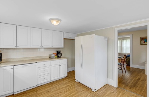 Marblehead House | Sailors Aweigh: Cozy Marblehead stay - 3BR w/Outdoor Space - Walk to Festival and Harbor!
