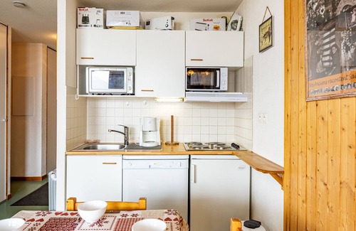 Saint-Francois-Longchamp Apartment | Saint-François-Longchamp: 2BR 6 ppl, balcony, TV, bath
