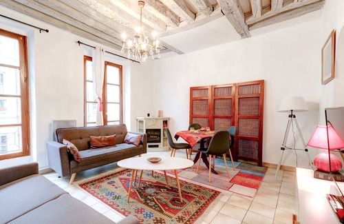 Odeon Apartment | Saint Germain des Pres Cosy 1-Bedroom