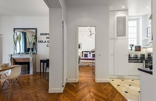 6th Arrondissement Apartment | Saint Germain/Luxembourg Gardens 2 bedroom apartment