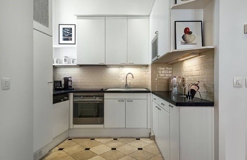 6th Arrondissement Apartment | Saint Germain/Luxembourg Gardens 2 bedroom apartment
