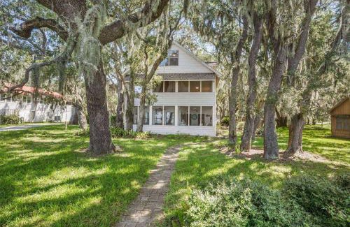Saint Helena Island House | Saint Helena 129 Bay Point Road 1