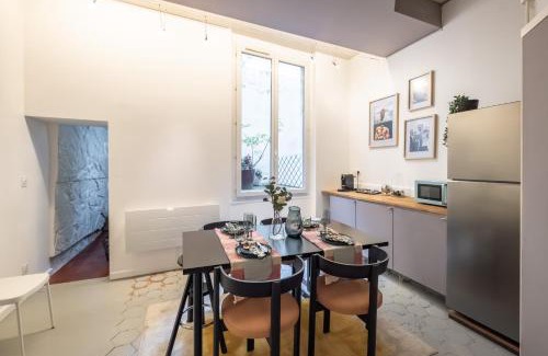 Les Halles Apartment | Saint-Honore - Art Deco Flat - Sleeps 5P