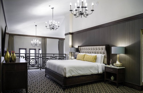 Plymouth Hotel | Saint John's Resort