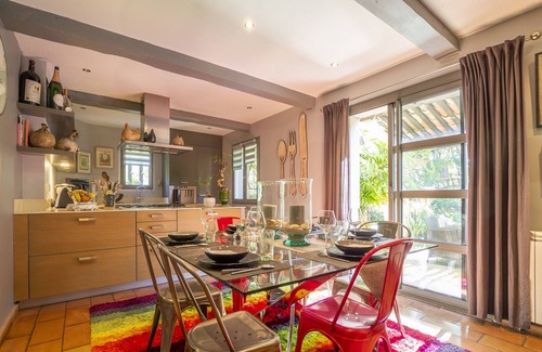 Eyragues Villa | Saint Lary en Provence - spacious holiday house with beautiful prive pool