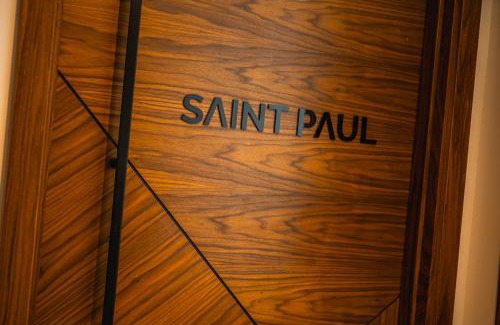 Leeds City Center Apartment | SAINT PAUL - Unrivalled 3BR Penthouse Apartment with Hot Tub Leeds