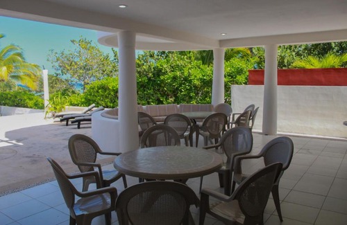 Ixil House | Salamina Luxury private house