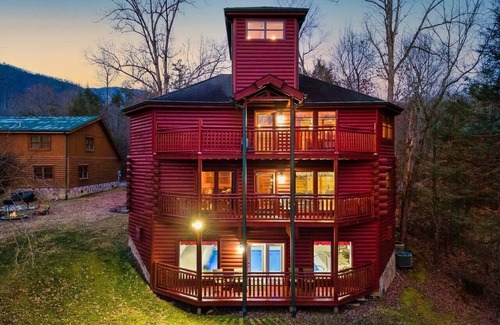 Cosby Cabin | SALE! 4-Story Luxury Cabin w-Pool, HotTub & Theater—Perfect for Families