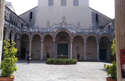 Historical Downtown Salerno Apartment | SALERNO COAST APARTMENT