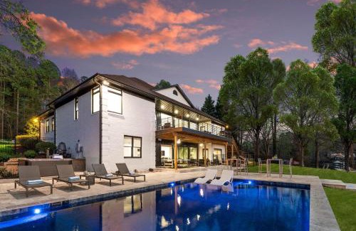 Mayhew House | Salience Path w/Heated Pool & Game Room