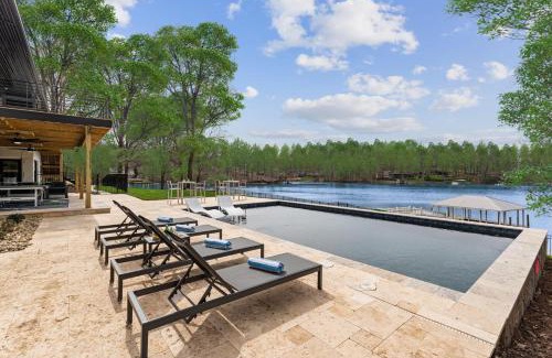Mayhew House | Salience Path w/Heated Pool & Game Room
