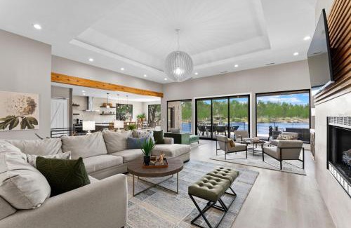 Mayhew House | Salience Path w/Heated Pool & Game Room
