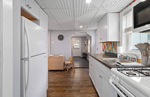 Salisbury Beach Apartment | Salisbury Surf | Go With The Flow | Pet Friendly