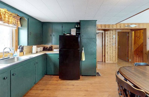 Rockwood Cottage | Salmon Run Lodge (Waterfront on the Moose River)