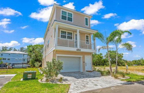 Cortez House | Salt and Sand at Hunter's Point