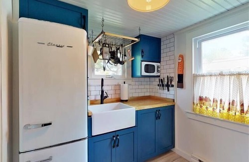 Pine Point House | Salt Box | Retro-Chic Design | Modern Luxury | Bayley Vacation Rentals