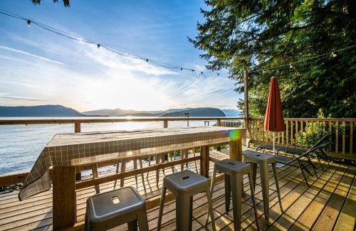 Vancouver House | SALT COTTAGE Waterfront Guest House with Superb Views