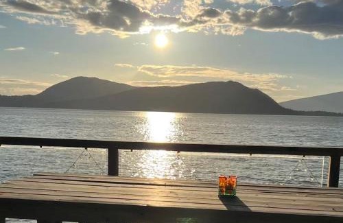 Vancouver House | SALT COTTAGE Waterfront Guest House with Superb Views