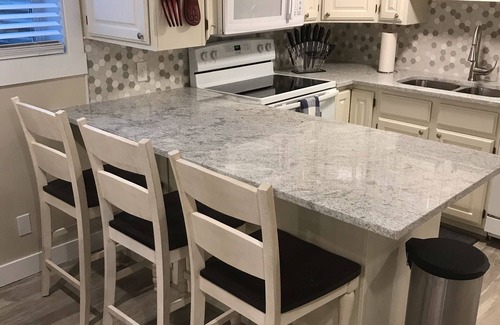 Cottonwood Heights House | Salt Lake City Cottonwood Heights Apt. 3 bed 1 Bath Great Ski Spot Sleeps 6