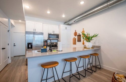 Poplar Grove Villa | Salt Lake Retreat + Rooftop Hot Tub + Near Ski Resorts