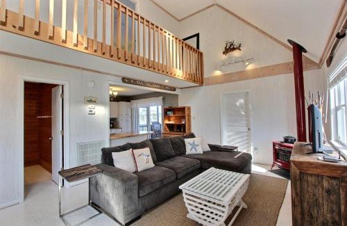 Wimble Shores House | Salt Shaker #9-S