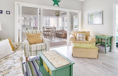 Summer Village Cottage | >>SALT & SHINE + SUMMER VILLAGE | AMENITIES GALORE<< **GONE COASTAL**