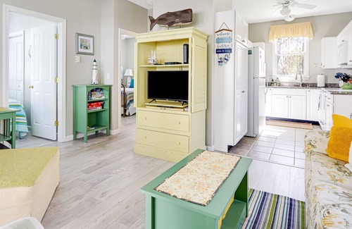 Summer Village Cottage | >>SALT & SHINE + SUMMER VILLAGE | AMENITIES GALORE<< **GONE COASTAL**