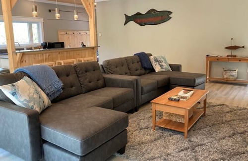 Ellsworth House | Salt Side