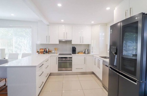 Swansea Heads House | Salts Bay Getaway for surf, sand and fun.