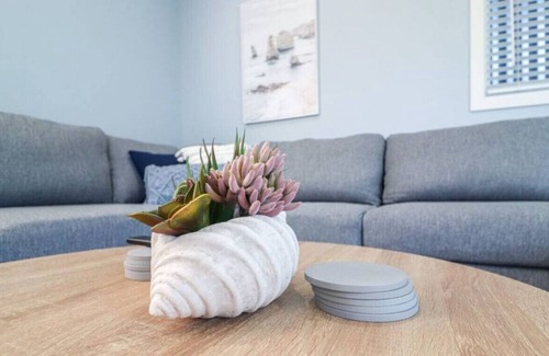 Swansea Heads House | Salts Bay Getaway for surf, sand and fun.