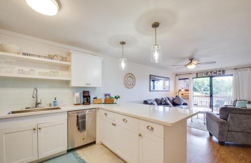 Nawiliwili Apartment | Saltwater Pool Access Lihue Gem Near Bar and Grill!