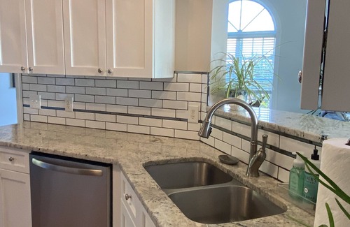 Myrtle Grove House | Saltwater Pool-Hottub-4 BR 3 BA-King beds-7 miles to the Beach!