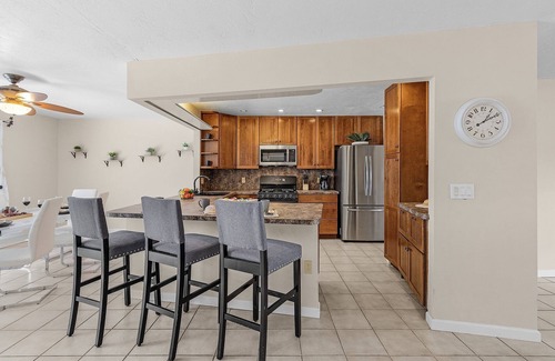 Venice East House | Saltwater Pool, Pet Friendly, Grill and Picnic Table - A Time for Paws - Roelens Vacations