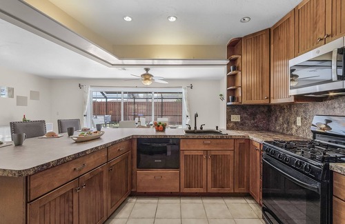 Venice East House | Saltwater Pool, Pet Friendly, Grill and Picnic Table - A Time for Paws - Roelens Vacations