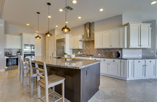 Estrella Mountain Ranch House | Saltwater Pool & Swim-Up Bar: Goodyear Oasis!