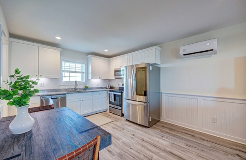 Surf City Apartment | Saltwater Suites, 305 Queen 3rd Floor