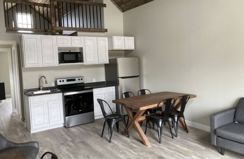 Monroe City Cabin | Salty Cedar Cabin #4