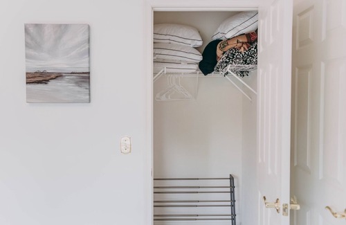 Lewes Villa | Salty Dog's Surf Shanty (Pet Friendly W/ Pool!)