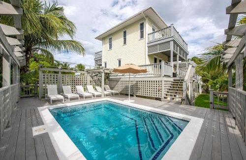 Governor's Harbour House | Salty Dolphin home
