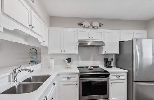 Laguna Beach Estates House | "Salty Kiss" | Ocean Views | Sleeps 5 Guests | 500ft to the beach